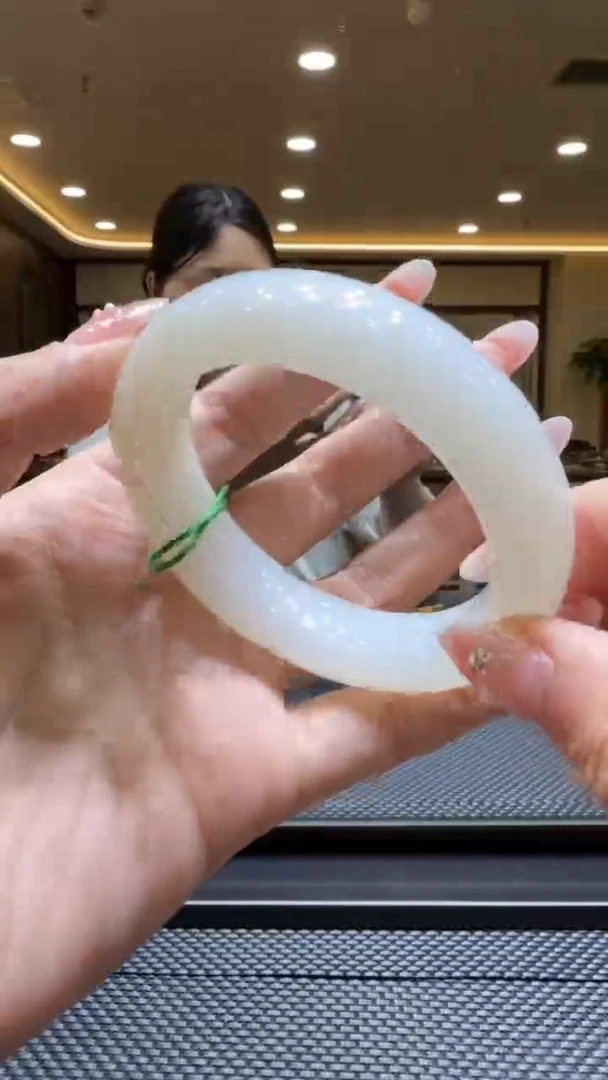 颈饰未镶嵌和田玉手镯56