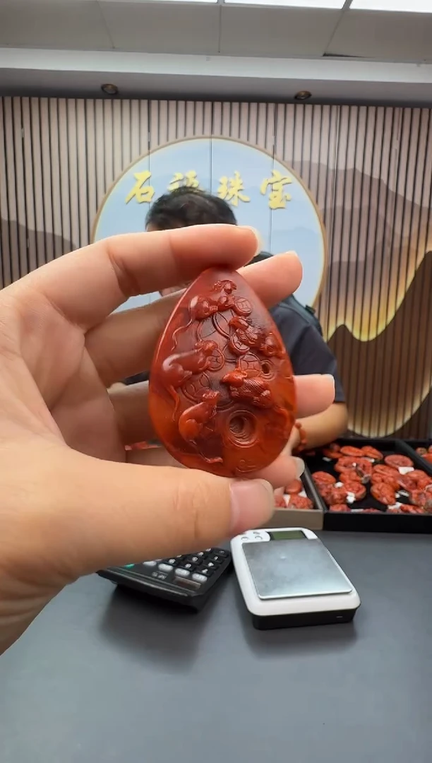 未镶嵌雕刻南红玛瑙093ZB0918产品一个