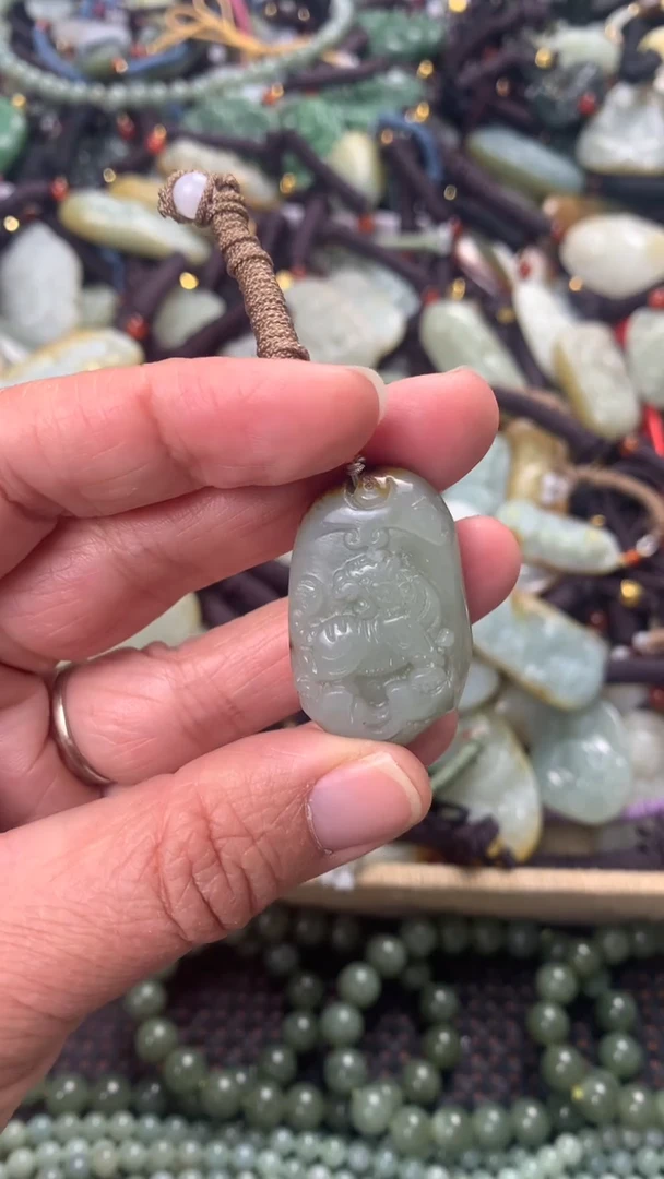 【闪购商品】和田玉颈饰未镶嵌多样性发货没有证书拍一发一有瑕