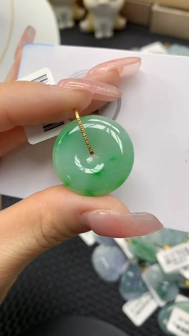 颈饰18K金镶嵌翡翠a货支持复检百元以上9元证书费自理