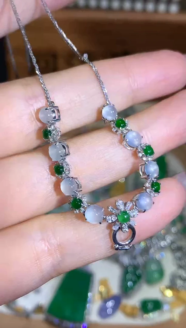 【闪购商品】翡翠颈饰18K金镶嵌团购