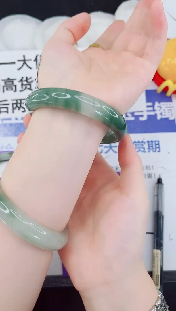 未镶嵌手镯石英质玉148-58
