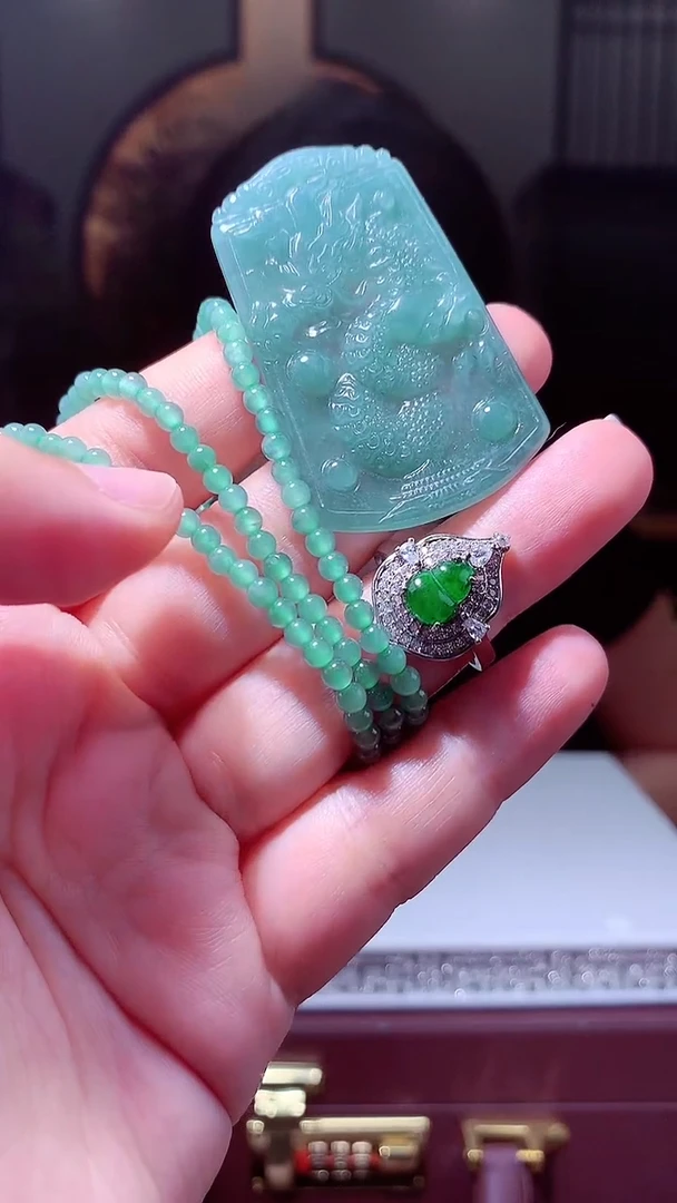 翡翠未镶嵌颈饰天然翡翠(拍一发三）