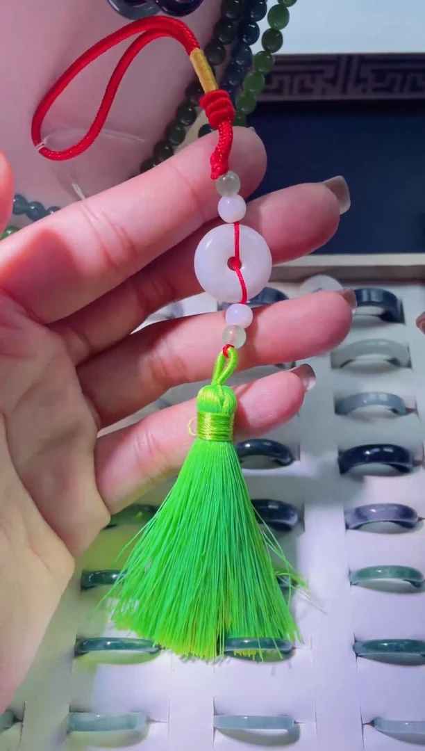 【闪购商品】翡翠颈饰未镶嵌天然翡翠A货