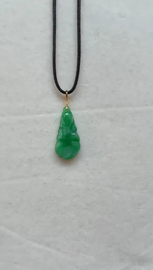 颈饰18K金镶嵌翡翠挂件