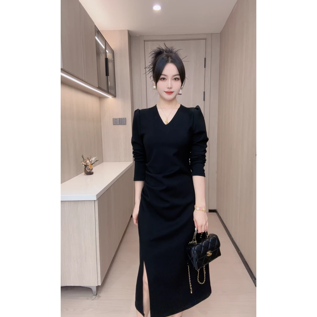 6988鱼鱼严选春季上新大码高级感V领褶皱遮肉显瘦大码收腰 连衣裙