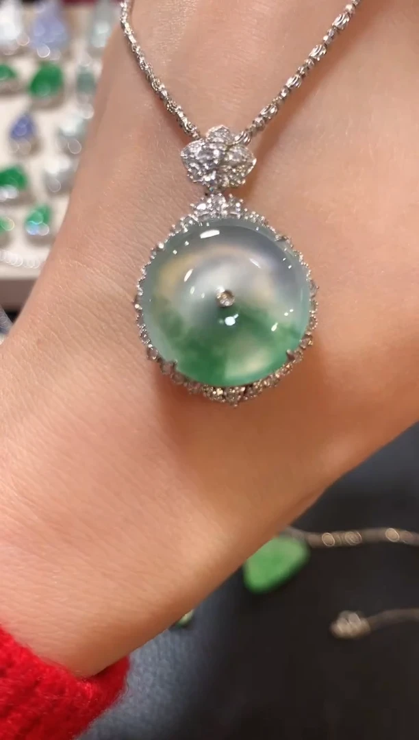 吊坠(不含链)18K金镶嵌翡翠n81