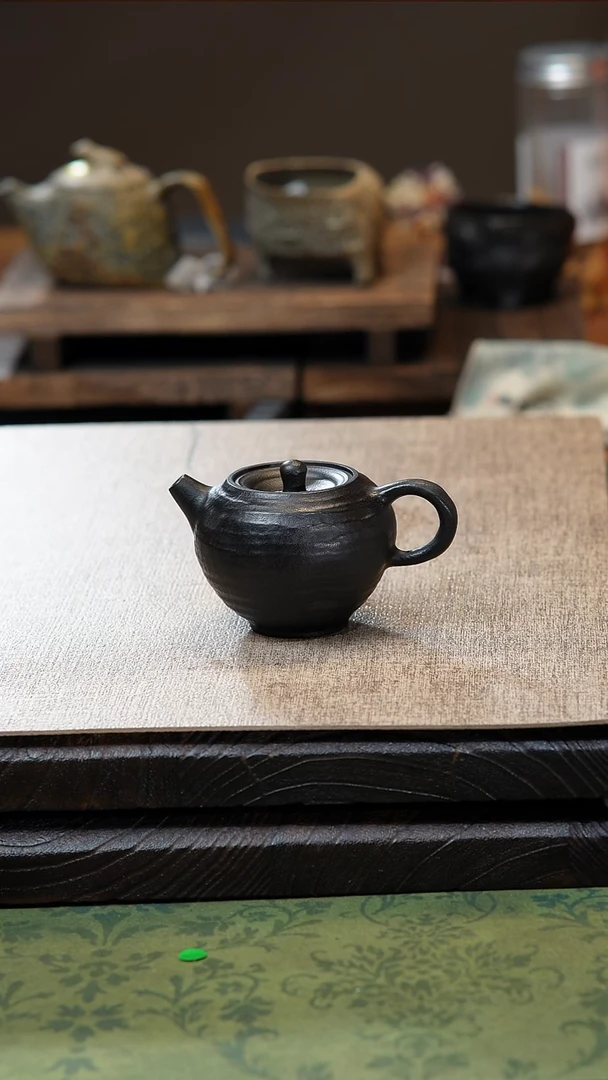 中式归玉堂冰碛岩重工雕刻蛮石壶