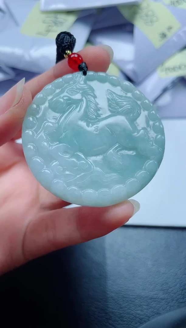翡翠未镶嵌颈饰