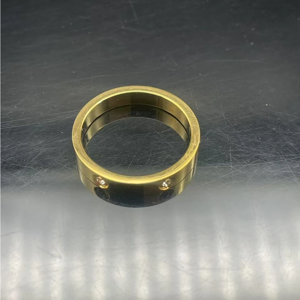 戒指  高端定制，经其百搭设计色彩缤纷精美绝伦