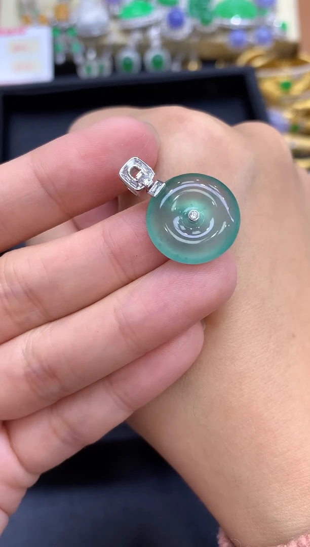 颈饰18K金镶嵌翡翠592-中国好珍宝