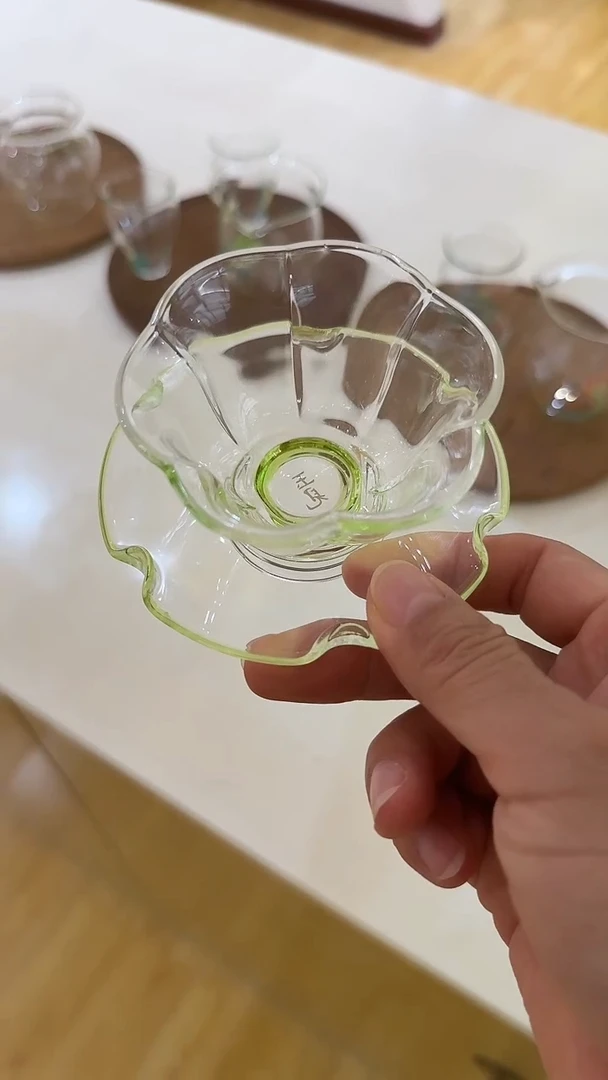 玉见杯托主人杯