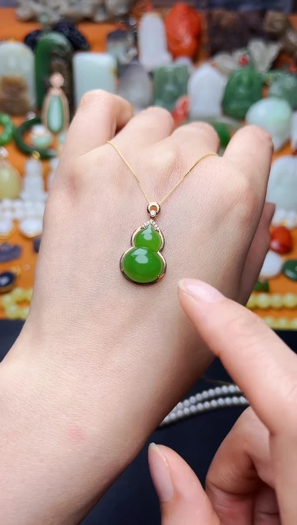 【闪购商品】和田玉颈饰18K金镶嵌葫芦