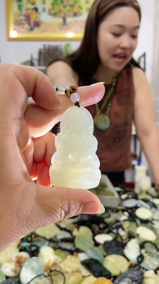 岫玉未镶嵌吊坠