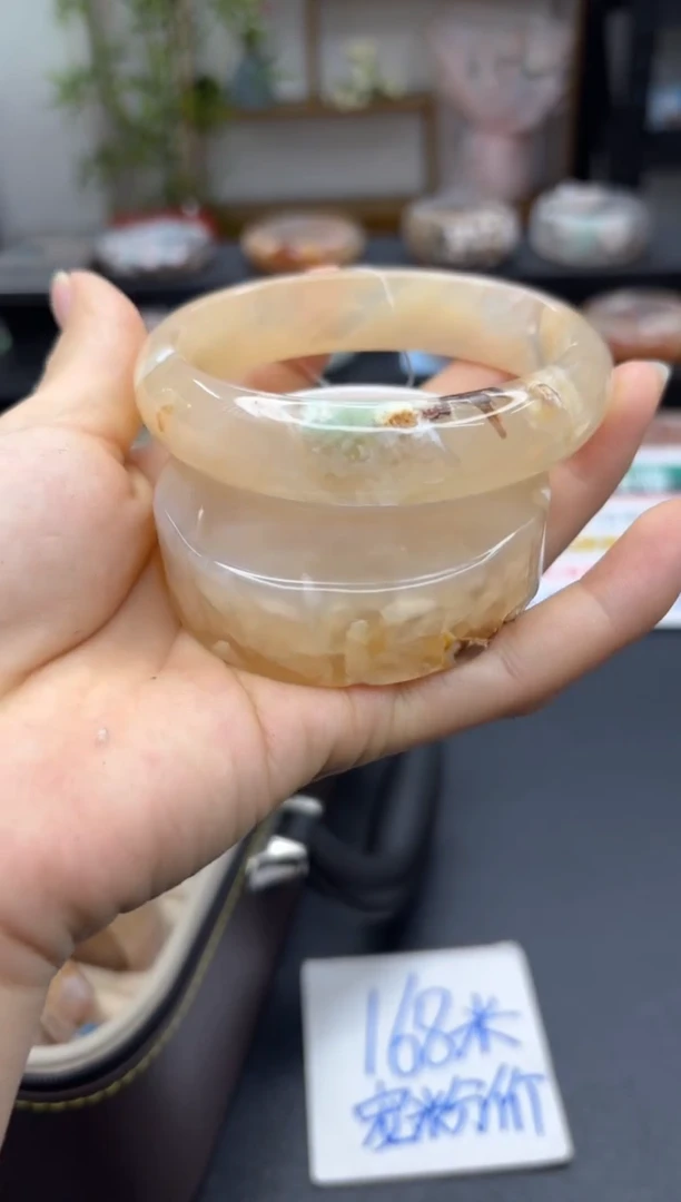 【闪购商品】石英质玉手镯未镶嵌C190(63圈赠送镯心)