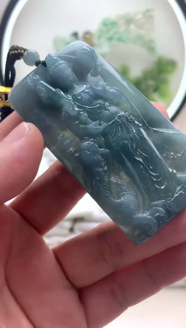 颈饰未镶嵌翡翠虚空