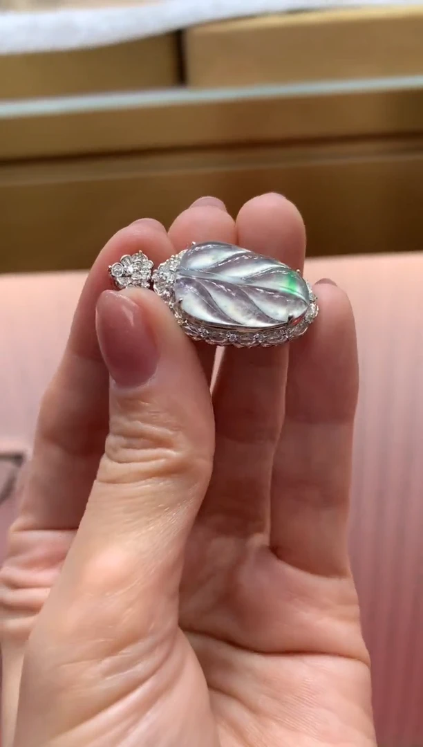 颈饰18K金镶嵌翡翠|不退不换1