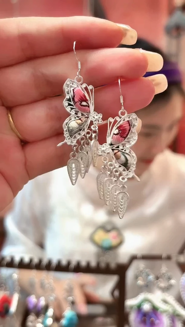 织绣云织谣民族风精美饰品   186