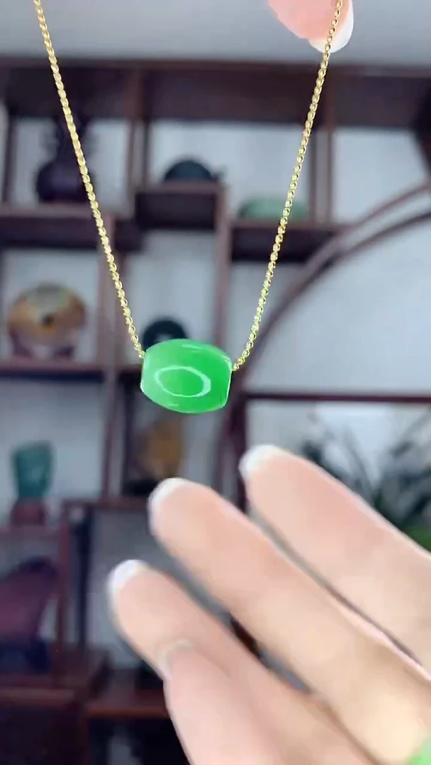 翡翠未镶嵌吊坠(赠链)X6阳绿路路通