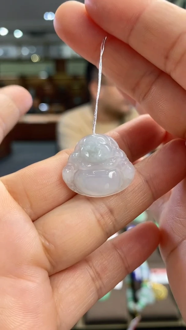 翡翠未镶嵌颈饰佛公