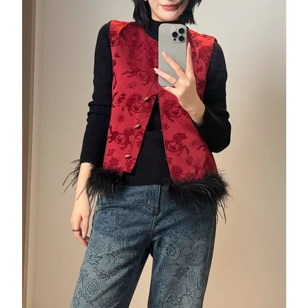 【马上有钱】复古新中式人丝漳绒马甲拼接鸵鸟毛上衣女时尚红色