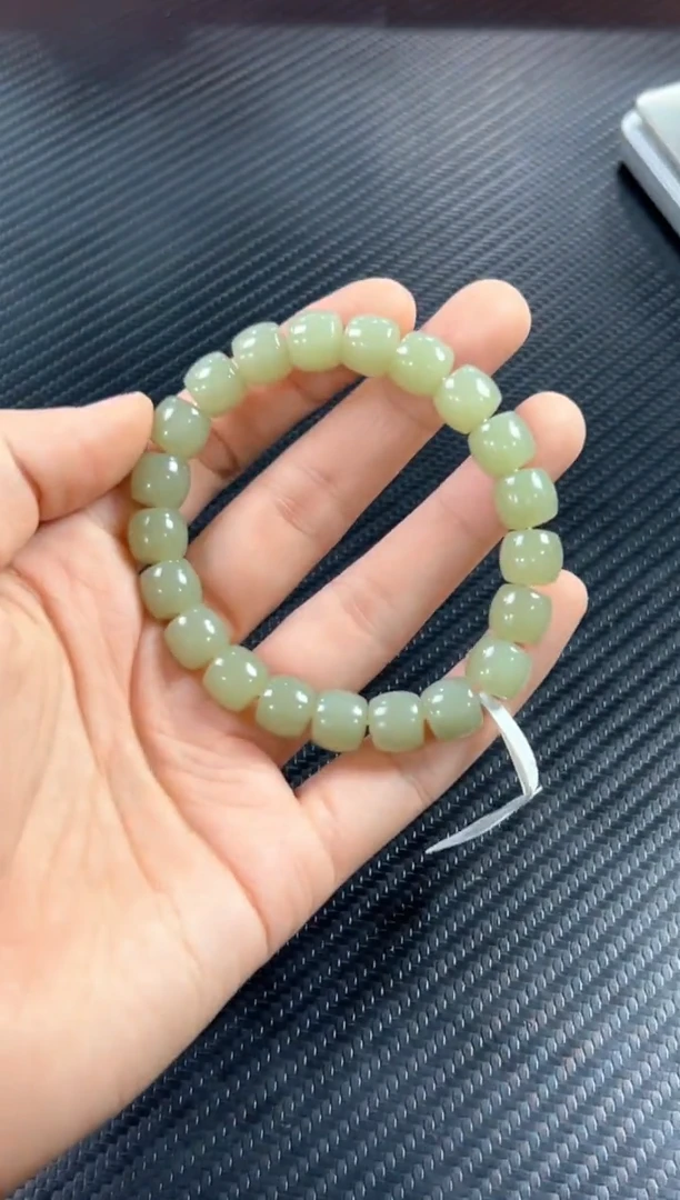未镶嵌手串和田玉且末微色差近矿卡9*10sM