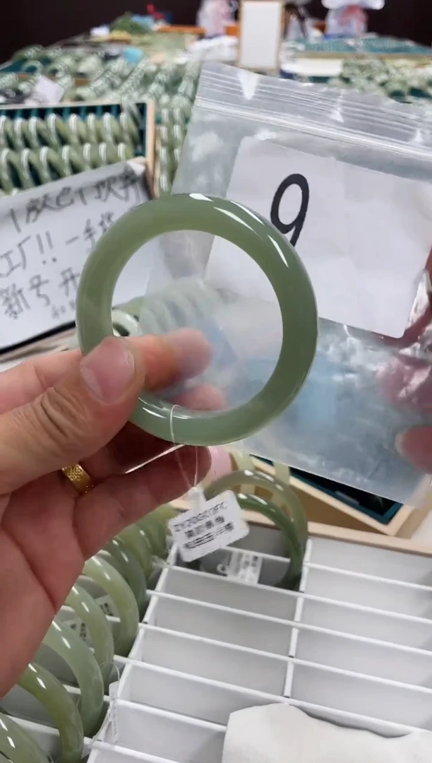 和田玉手镯未镶嵌和田玉手镯 56.3圈口 9号