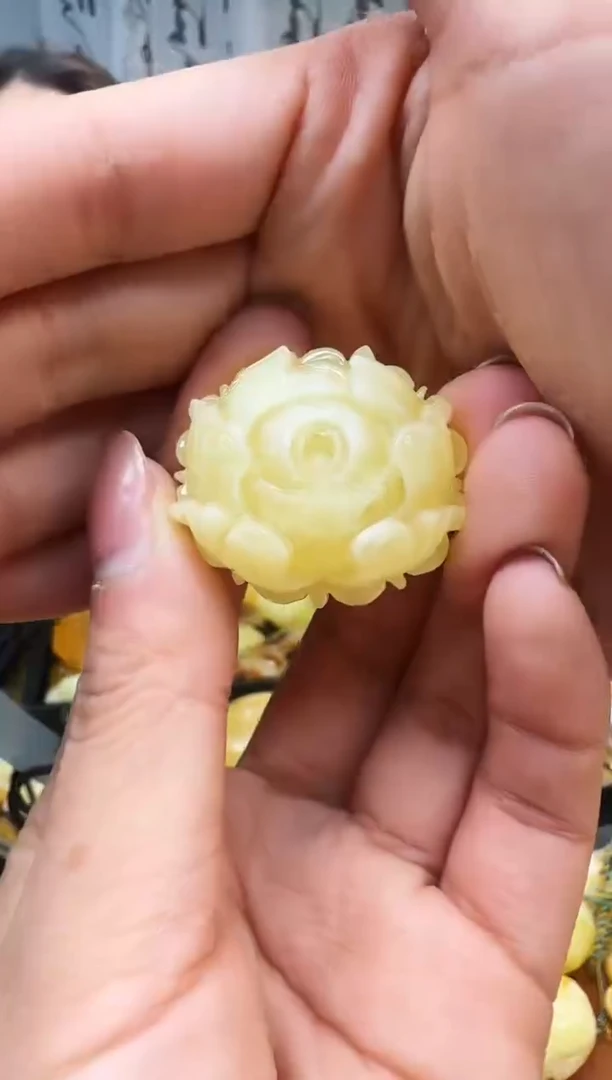 【闪购商品】琥珀裸石未镶嵌挂坠