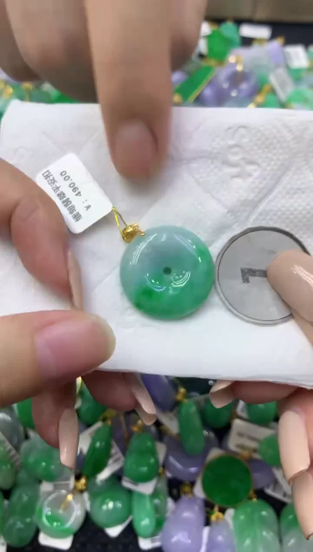 颈饰未镶嵌翡翠天然缅甸翡翠A货