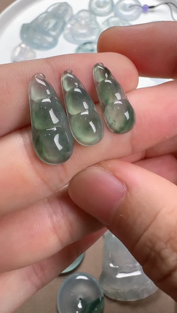 翡翠未镶嵌吊坠(不含链)3件