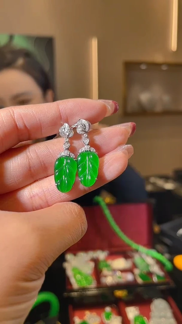【闪购商品】翡翠耳饰18K金镶嵌天然翡翠A货