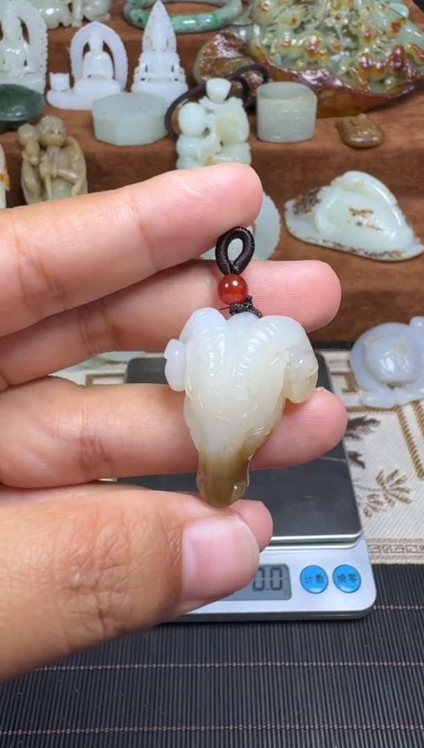 颈饰未镶嵌和田玉1