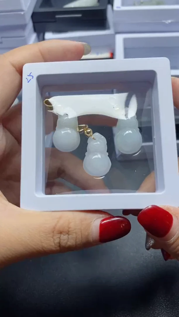 【闪购商品】翡翠吊坠(不含链)未镶嵌39028