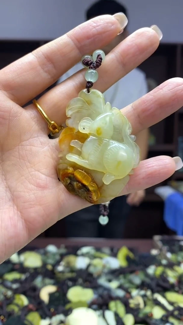 未镶嵌岫玉挂件