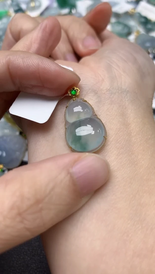 颈饰18K金镶嵌翡翠天然缅甸A货翡翠