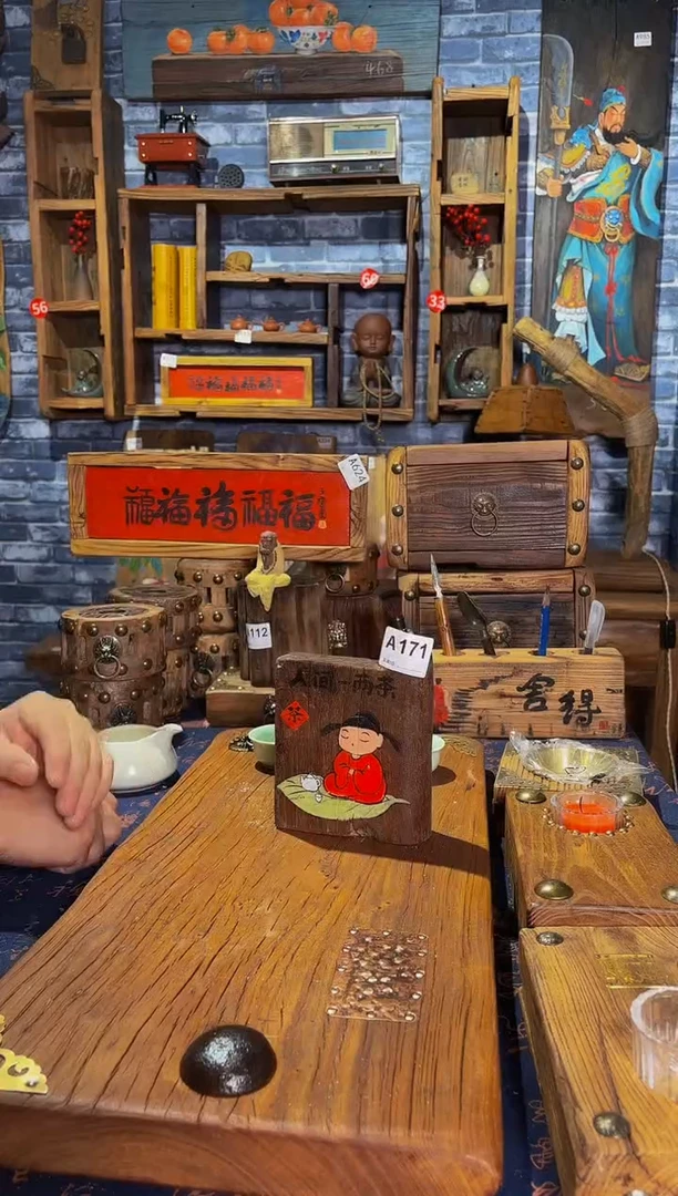 风化老门板丙烯画桌摆