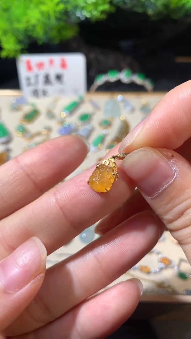 吊坠(不含链)18K金镶嵌翡翠18K金天然缅甸翡翠