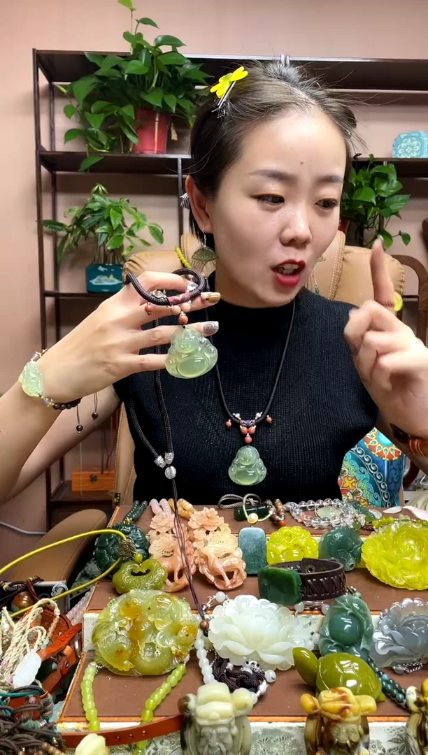 未镶嵌岫玉吊坠多样性发货发其中之一