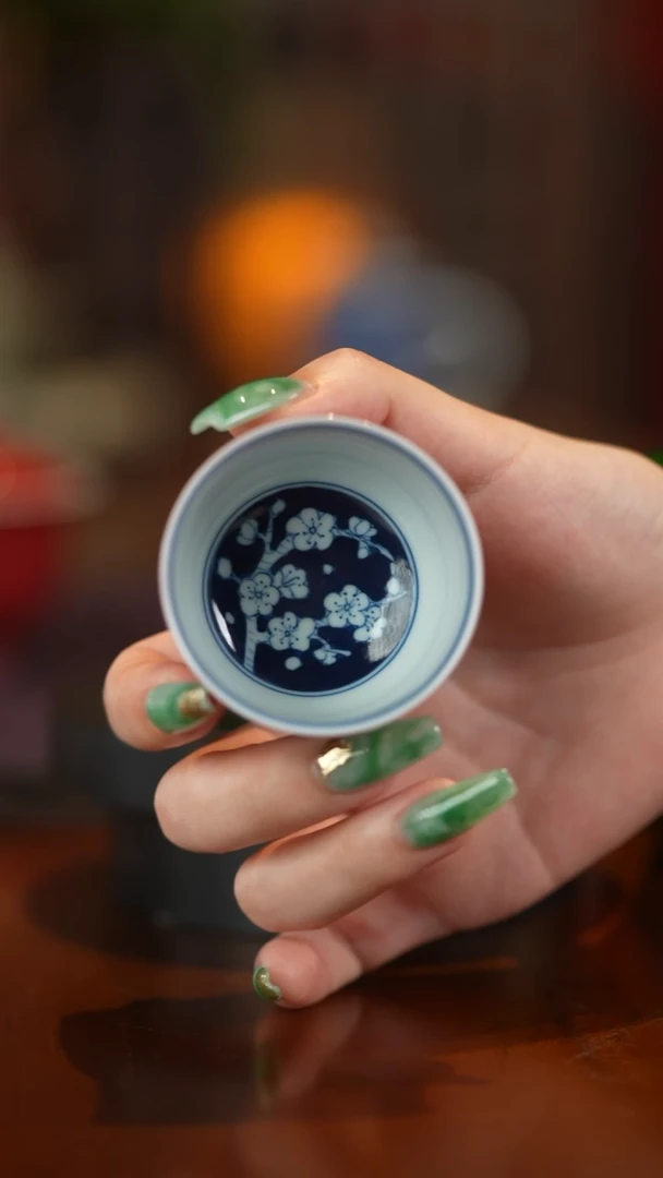 红釉梅主人杯