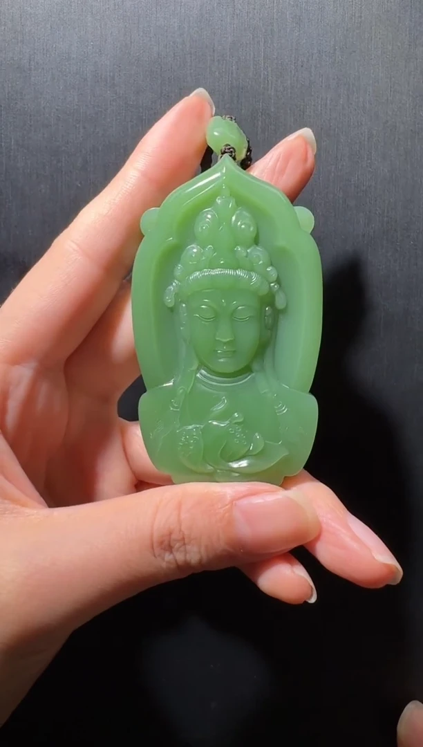 颈饰未镶嵌和田玉吊坠