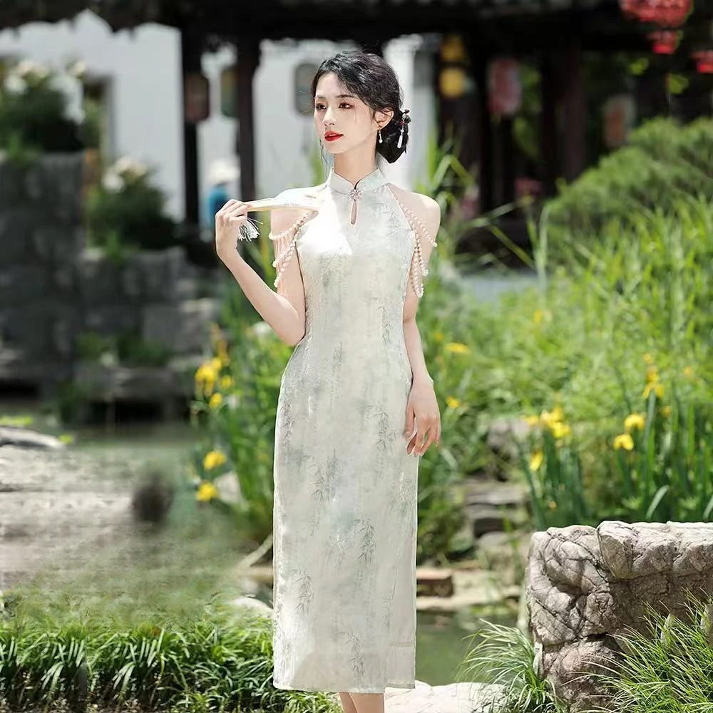 0974 绿色 【欧根纱】 挂脖 旗袍【不包珠珠】