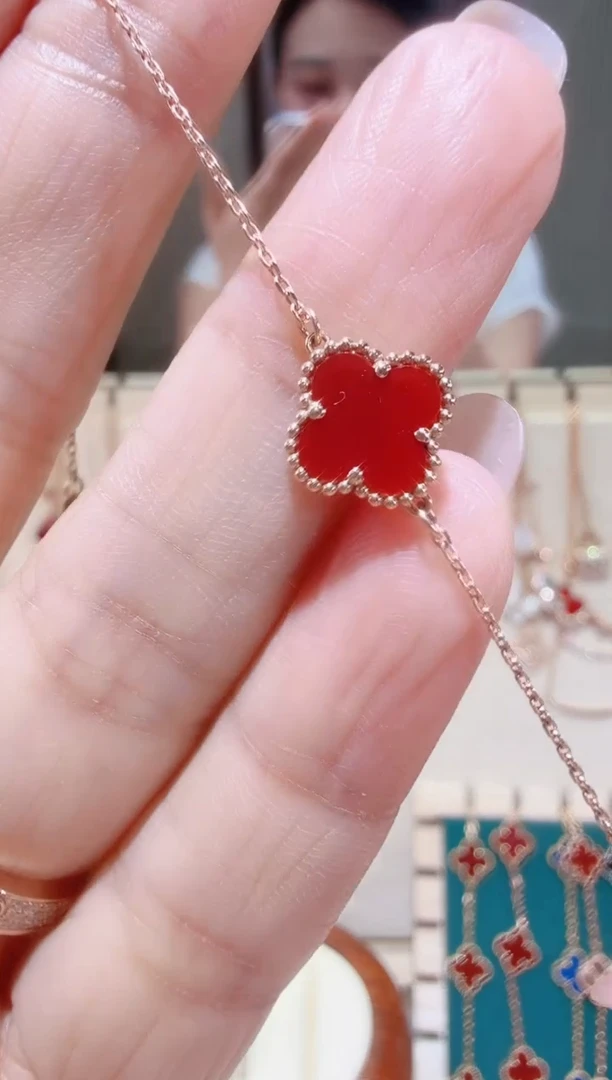 18K金镶嵌手链玛瑙/玉髓手链