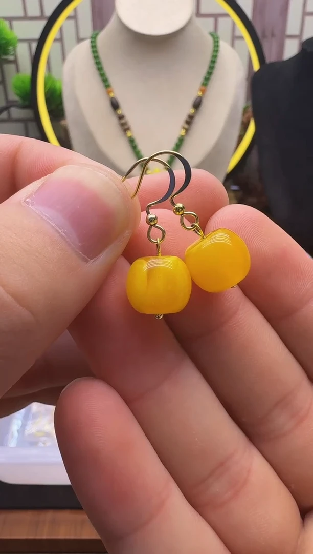 蜜蜡14K金镶嵌耳饰E01