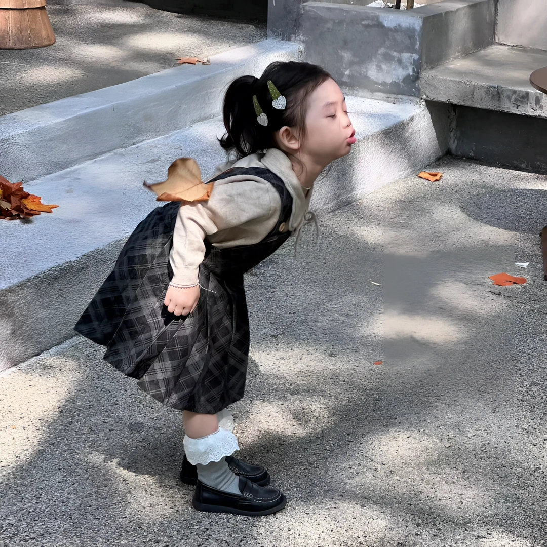 现货壹妈韩版童装穿搭女童套装秋冬儿童学院风娃娃领针织衫背带裙