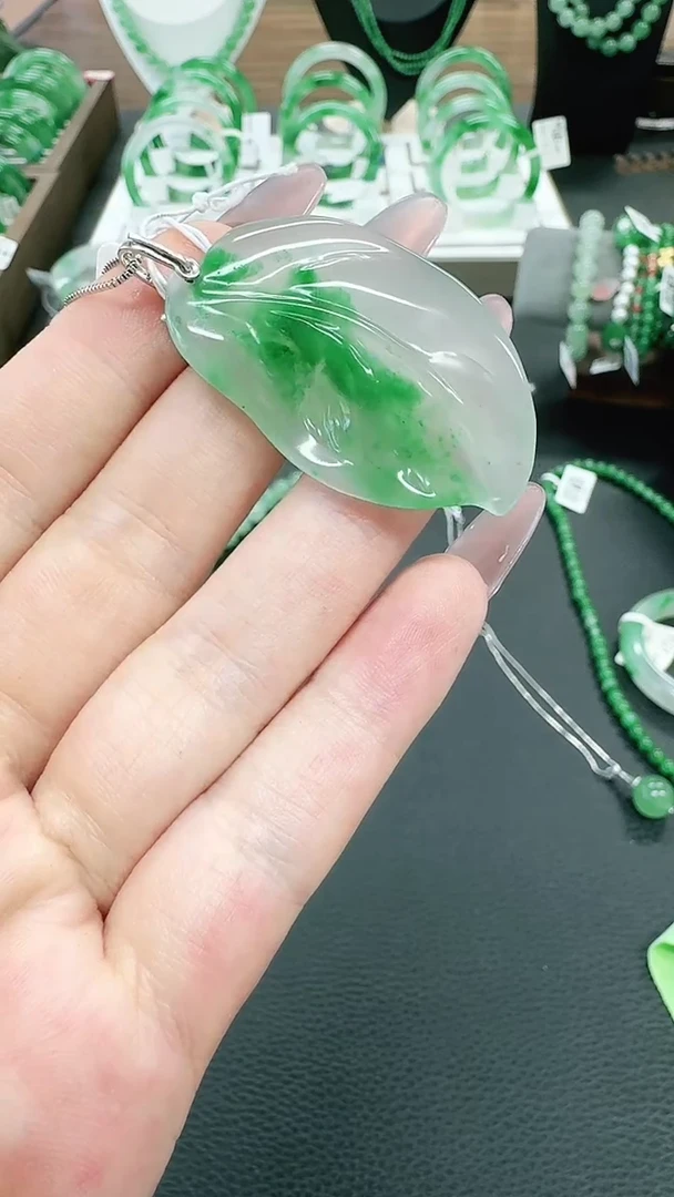 未镶嵌1石英质玉（非洲翠）/1064