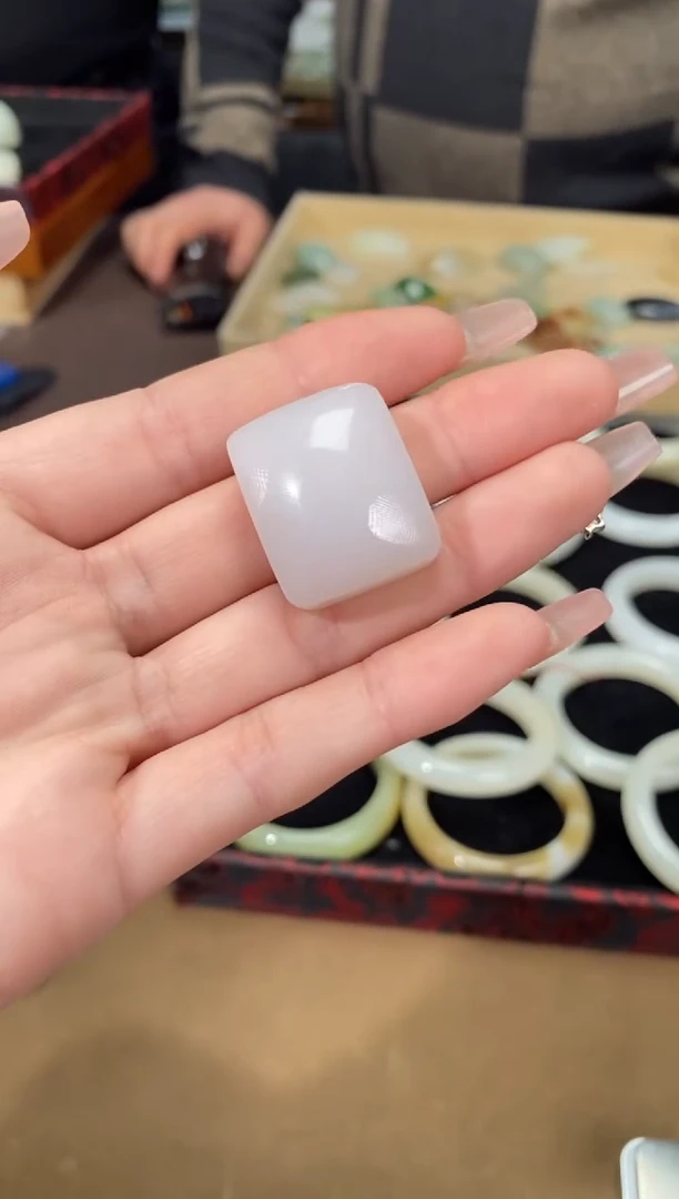 【闪购商品】和田玉吊坠未镶嵌吊坠