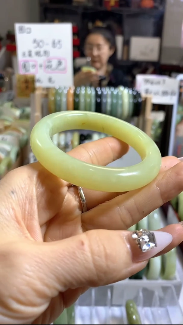 未镶嵌岫玉手镯22  52+ 包容