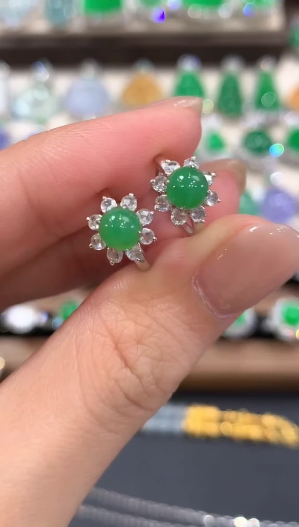 18K金镶嵌翡翠耳饰q10