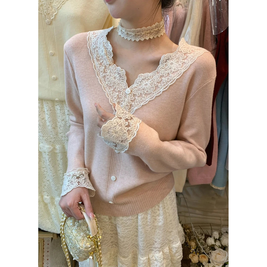 新款设计感小众蕾丝拼接V领单排扣针织开衫女百搭时尚上衣I2-85