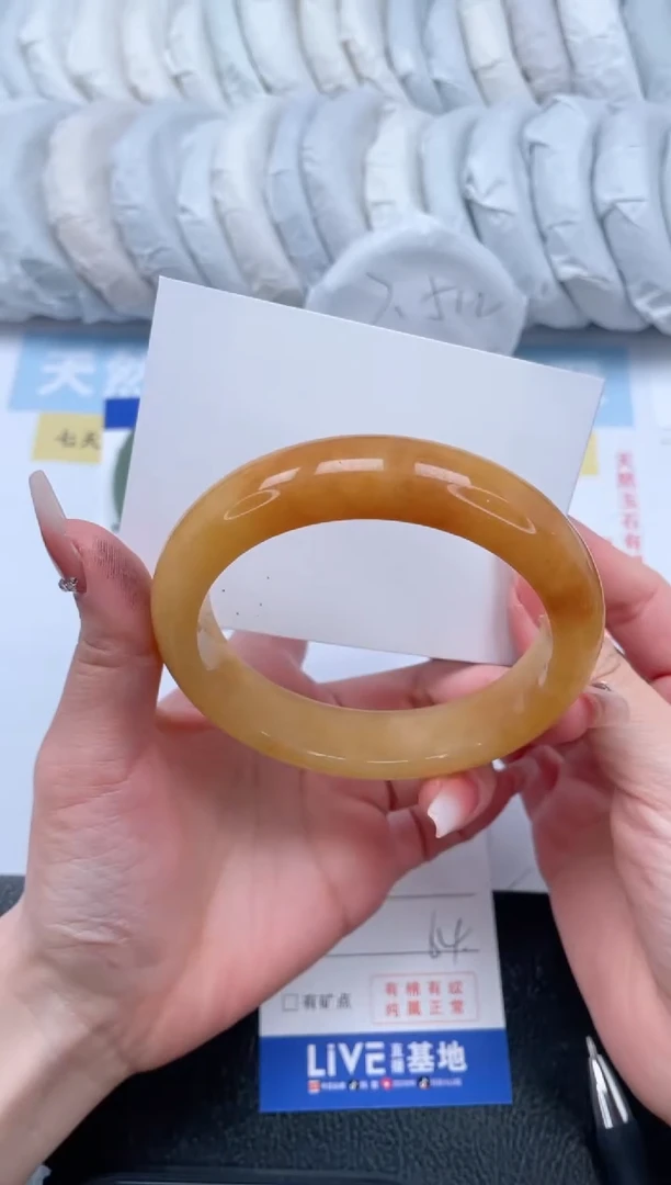 【闪购商品】石英质玉手镯未镶嵌T241-64